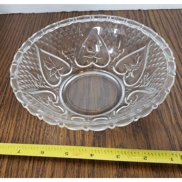 KIM Indonesia heart rose Fleur-de-Lis pattern glass bowl - Picture 7 of 9
